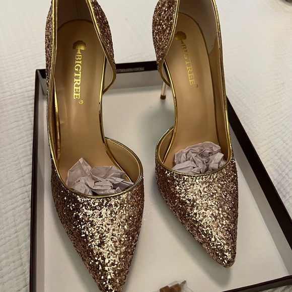 New never worn heels - Picture 3 of 10